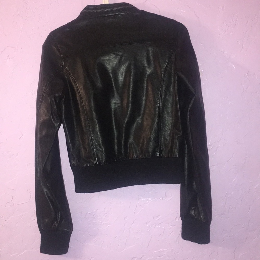 Leather jacket - Picture 4 of 7
